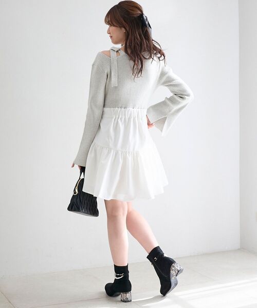 MAJESTIC LEGON(マジェスティックレゴン)の「ショルダーリボンコルセットミニワンピ(ワンピース・レディース・グレー/アイボリー/ブラック・MEDIUM)」の12枚目の写真