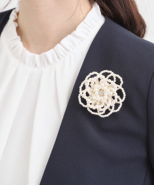 SHOO・LA・RUE（シューラルー）の「【セレモニー】パール調コサージュ（ブローチ/コサージュ・レディース・アイボリー・00）」の6枚目の写真
