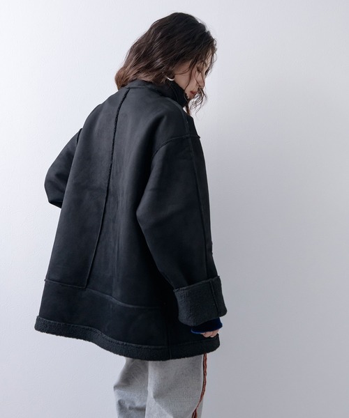 bohmal（ボマール）の「フェイクムートンスタンドジャケット（その他アウター・レディース・ブラック/チャコールグレー・FREE）」の7枚目の写真