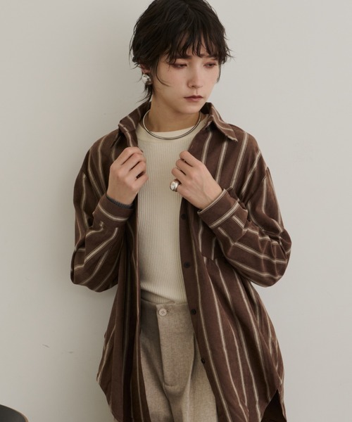 DFFUR.（ディフル）の「スエードタッチワイドストライプオーバーシャツ（シャツ/ブラウス・レディース・アイボリー/ブラウン/グレー・FREE）」の5枚目の写真