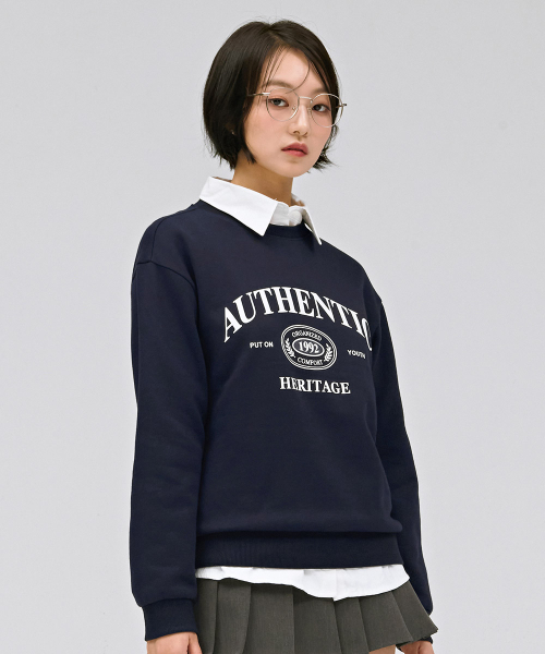 CHASECULT(チェイスカルト)の「ユニセックスエッセンシャルアーチレタリング裏起毛スウェットTシャツ-ネイビー(スウェット・メンズ・ネイビー・105/90/100/110/95)」の5枚目の写真