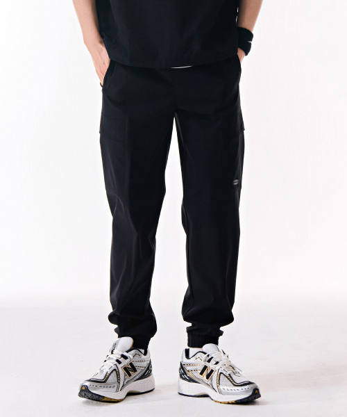 CHASECULT(チェイスカルト)の「男性ストレッチポケットジョガーパンツ-DBRK2221C03(スウェットパンツ・メンズ・ブラック・70/76/92/82/86)」の1枚目の写真