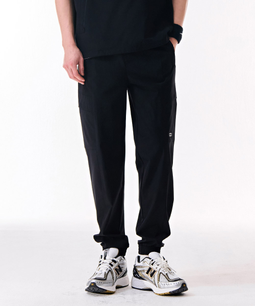CHASECULT(チェイスカルト)の「男性ストレッチポケットジョガーパンツ-DBRK2221C03(スウェットパンツ・メンズ・ブラック・70/76/92/82/86)」の2枚目の写真