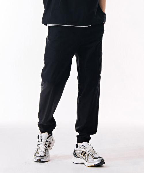 CHASECULT(チェイスカルト)の「男性ストレッチポケットジョガーパンツ-DBRK2221C03(スウェットパンツ・メンズ・ブラック・70/76/92/82/86)」の4枚目の写真