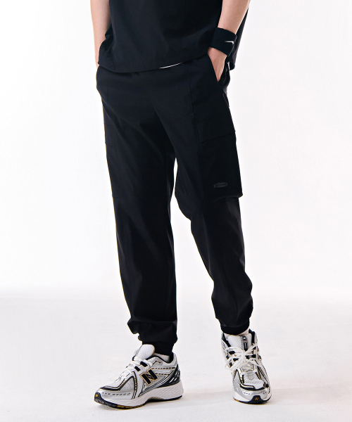 CHASECULT(チェイスカルト)の「男性ストレッチポケットジョガーパンツ-DBRK2221C03(スウェットパンツ・メンズ・ブラック・70/76/92/82/86)」の5枚目の写真