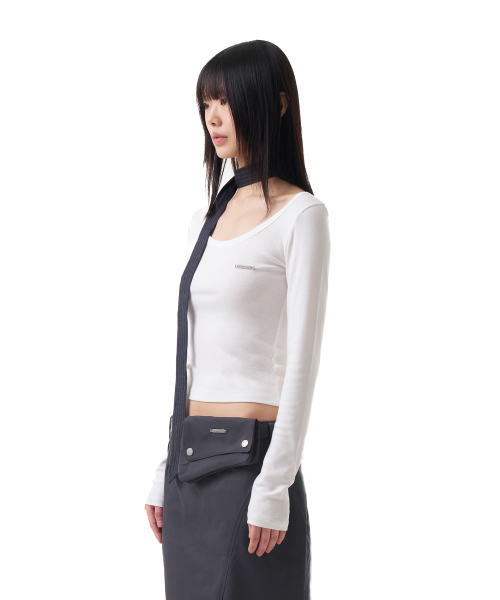 IUGAMAKARAS(イウガマカラス)の「U-Neck Fitted Top (White)(Tシャツ/カットソー・レディース・その他・FREE)」の4枚目の写真