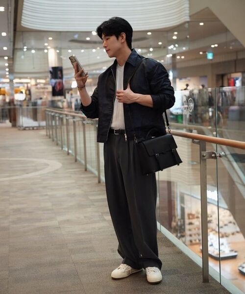 TRIP LE SENS(トリップ ル センス)の「プリーツクロップブルゾン_ネイビー(ブルゾン・レディース・その他・MEDIUM/LARGE)」の8枚目の写真