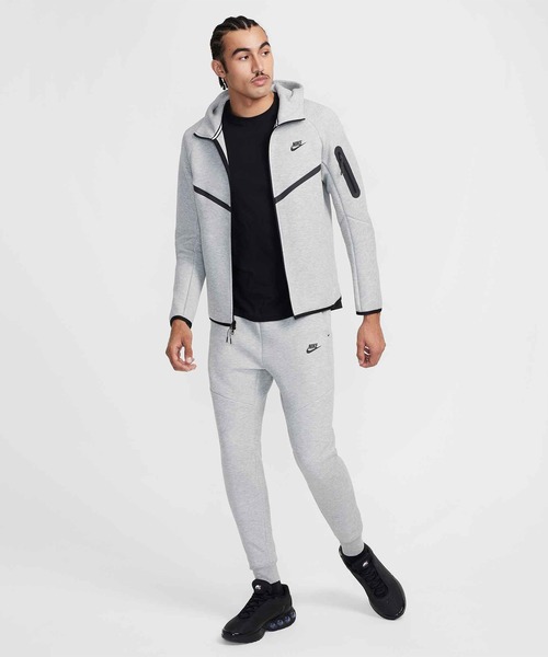 NIKE(ナイキ)の「NIKE/ナイキ AS M NK TCH FLC FZ WR HOO パーカー/フルジップ HV0950-010/HV0950-063(パーカー・メンズ・ブラック/ダークグレー・2XL/XL/L/M/S/XS)」の16枚目の写真