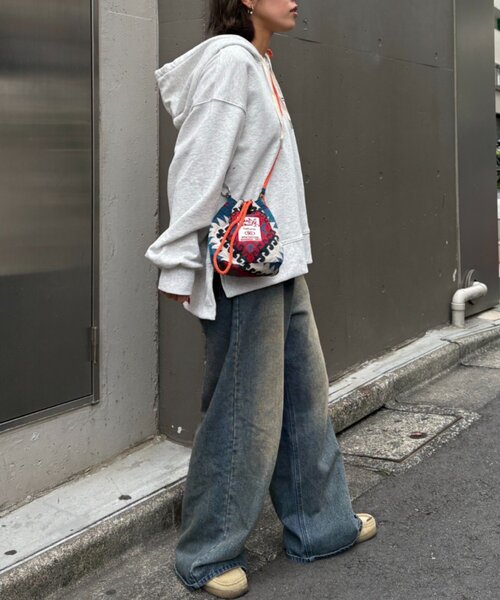 CIAOPANIC TYPY（チャオパニックティピー）の「【SOUNDSGOOOOD】ゴブラン巾着バッグ（ショルダーバッグ・メンズ・アイボリー/ブラック・ONE SIZE）」の7枚目の写真