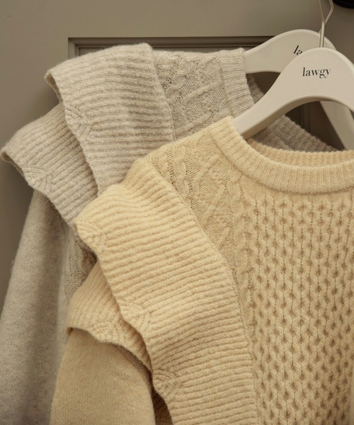 lawgy（ラウジー）の「rib frill volume sleeve cable knit / リブフリルボリュームスリーブケーブルニット（ニット/セーター・レディース・クリーム/オートミール・FREE）」の19枚目の写真