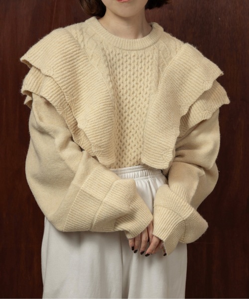 lawgy（ラウジー）の「rib frill volume sleeve cable knit / リブフリルボリュームスリーブケーブルニット（ニット/セーター・レディース・クリーム/オートミール・FREE）」の5枚目の写真