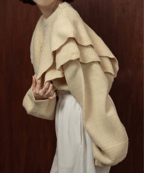 lawgy（ラウジー）の「rib frill volume sleeve cable knit / リブフリルボリュームスリーブケーブルニット（ニット/セーター・レディース・クリーム/オートミール・FREE）」の6枚目の写真