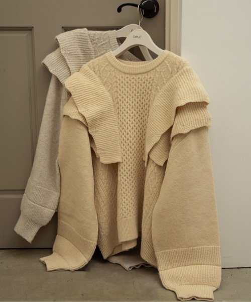 lawgy（ラウジー）の「rib frill volume sleeve cable knit / リブフリルボリュームスリーブケーブルニット（ニット/セーター・レディース・クリーム/オートミール・FREE）」の3枚目の写真