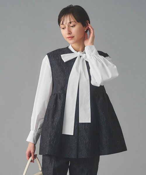 UNITED ARROWS(ユナイテッドアローズ)の「タックフリル ボウ ブラウス(シャツ/ブラウス・レディース・ライトブルー/ネイビー/ホワイト・FREE)」の7枚目の写真