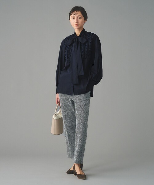 UNITED ARROWS(ユナイテッドアローズ)の「タックフリル ボウ ブラウス(シャツ/ブラウス・レディース・ライトブルー/ネイビー/ホワイト・FREE)」の10枚目の写真