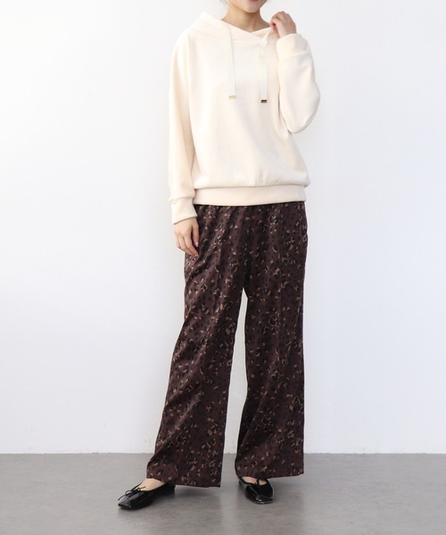 Jines(ジネス)の「レオパード柄ストレッチサテン ストレートパンツ(その他パンツ・レディース・ブラウン/ベージュ・38)」の9枚目の写真
