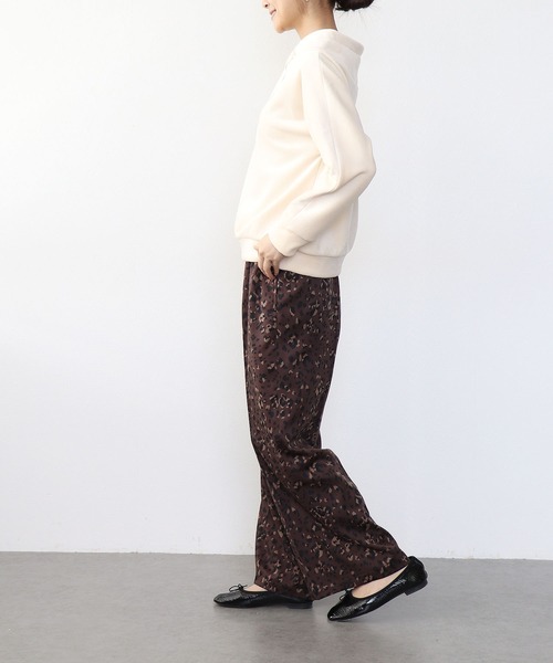 Jines(ジネス)の「レオパード柄ストレッチサテン ストレートパンツ(その他パンツ・レディース・ブラウン/ベージュ・38)」の10枚目の写真