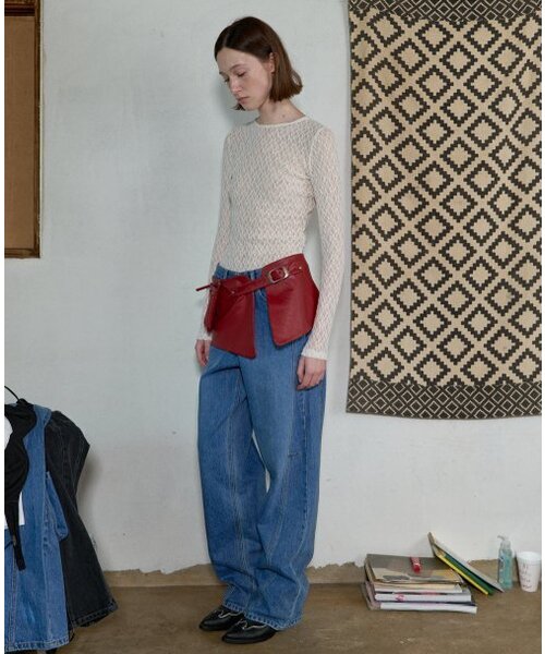 AOPT(アオプト)の「CURVED PANEL JEANS - BLUE(デニムパンツ・レディース・その他・SMALL/MEDIUM)」の3枚目の写真