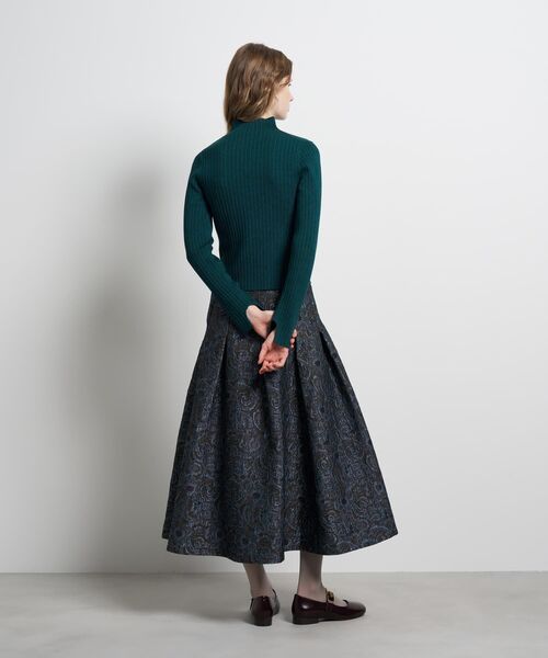 LANVIN en Bleu(ランバンオンブルー)の「ランダムリブハイネックニット(ニット/セーター・レディース・グリーン/イエロー/ブラック/オフホワイト・38)」の7枚目の写真