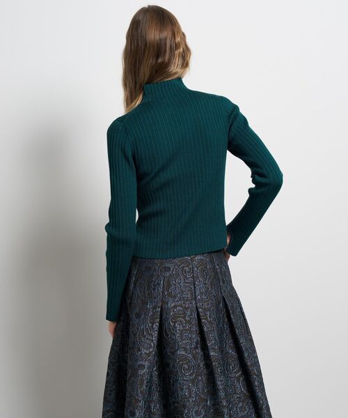LANVIN en Bleu(ランバンオンブルー)の「ランダムリブハイネックニット(ニット/セーター・レディース・グリーン/イエロー/ブラック/オフホワイト・38)」の10枚目の写真