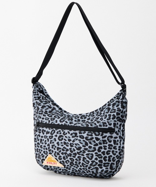 KELTY(ケルティ)の「GO OUT Mono Max 掲載モデル【KELTY】ES CURVE SHOULDER S ショルダーバッグ 軽量(ショルダーバッグ・レディース・マスタード/ネイビー/ベージュ/ブラック系/アニマル/スカイブルー/オリーブ/ブラウン系/ブラック/ホワイト系/セージグリーン/レオパード/タン・ONE SIZE)」の13枚目の写真