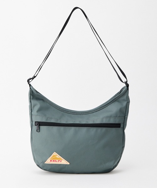 KELTY(ケルティ)の「GO OUT Mono Max 掲載モデル【KELTY】ES CURVE SHOULDER S ショルダーバッグ 軽量(ショルダーバッグ・レディース・マスタード/ネイビー/ベージュ/ブラック系/アニマル/スカイブルー/オリーブ/ブラウン系/ブラック/ホワイト系/セージグリーン/レオパード/タン・ONE SIZE)」の8枚目の写真