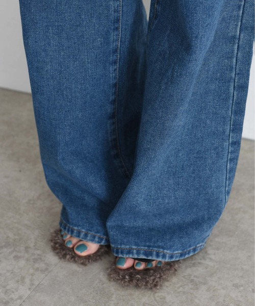 Eimee Law(エイミーロウ)の「バックリボンディテールストレートデニム(デニムパンツ・レディース・ブルー・SMALL/MEDIUM)」の16枚目の写真