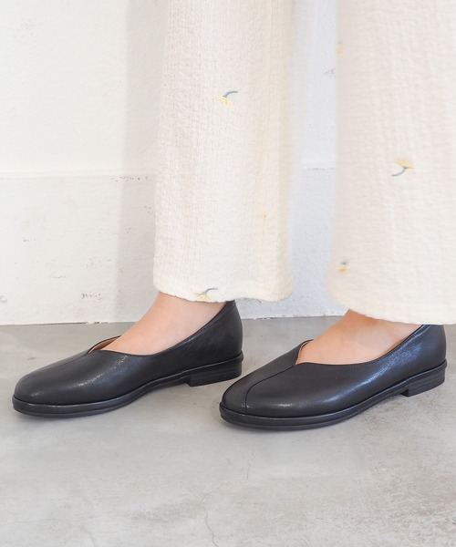 あしながおじさん（アシナガオジサン）の「1610051（スリッポン・レディース・アイボリー/ブラック・24.5cm/24cm/23.5cm/23cm/22.5cm）」の3枚目の写真