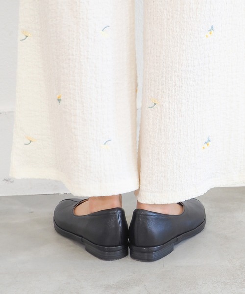 あしながおじさん（アシナガオジサン）の「1610051（スリッポン・レディース・アイボリー/ブラック・24.5cm/24cm/23.5cm/23cm/22.5cm）」の4枚目の写真