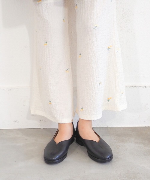 あしながおじさん（アシナガオジサン）の「1610051（スリッポン・レディース・アイボリー/ブラック・24.5cm/24cm/23.5cm/23cm/22.5cm）」の5枚目の写真