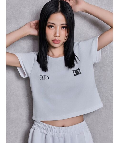 DC(ディーシー)の「GYDA×DC SPARKLE LOGOショートTシャツ(Tシャツ/カットソー・レディース・グレー/オフホワイト/ブラック/ピンク・FREE)」の1枚目の写真