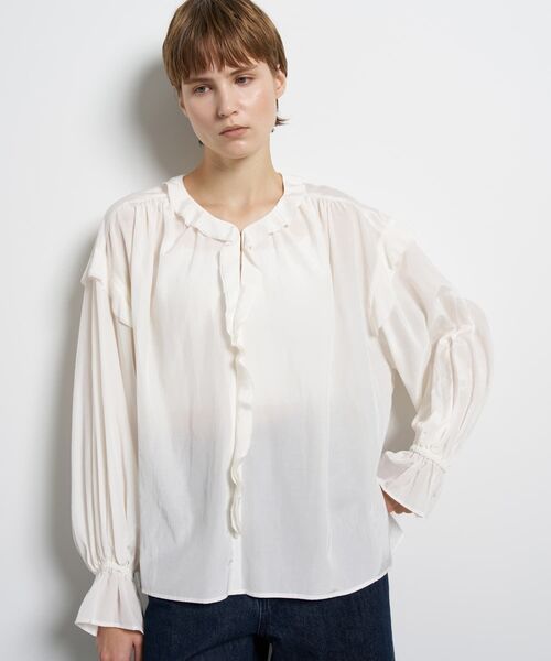 LANVIN en Bleu（ランバンオンブルー）の「トリアセローンラッフルブラウス（シャツ/ブラウス・レディース・オフホワイト/ネイビー・38）」の2枚目の写真
