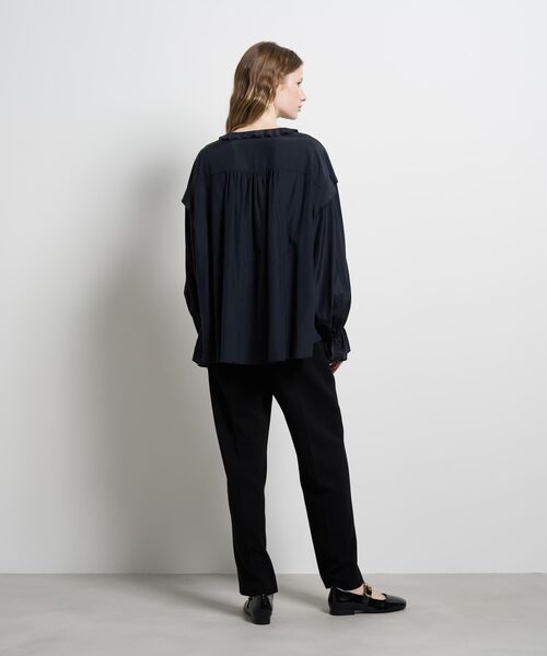 LANVIN en Bleu（ランバンオンブルー）の「トリアセローンラッフルブラウス（シャツ/ブラウス・レディース・オフホワイト/ネイビー・38）」の6枚目の写真