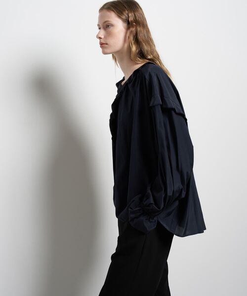LANVIN en Bleu（ランバンオンブルー）の「トリアセローンラッフルブラウス（シャツ/ブラウス・レディース・オフホワイト/ネイビー・38）」の8枚目の写真