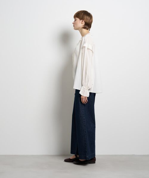 LANVIN en Bleu（ランバンオンブルー）の「トリアセローンラッフルブラウス（シャツ/ブラウス・レディース・オフホワイト/ネイビー・38）」の12枚目の写真