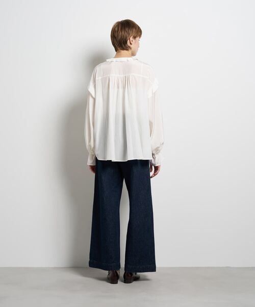 LANVIN en Bleu（ランバンオンブルー）の「トリアセローンラッフルブラウス（シャツ/ブラウス・レディース・オフホワイト/ネイビー・38）」の13枚目の写真