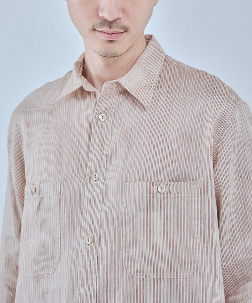 EDIFICE(エディフィス)の「ETS.MATERIAUX(マテリオ) US ネイビー シャツ(シャツ/ブラウス・メンズ・ブラウン系その他/グリーン/ブルー系その他・2/3)」の1枚目の写真