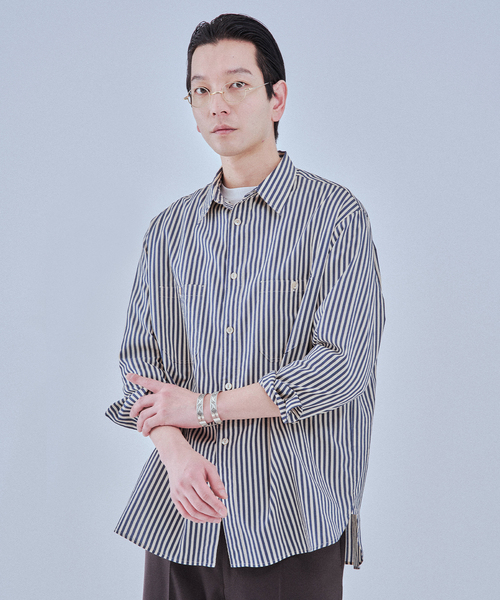 EDIFICE(エディフィス)の「ETS.MATERIAUX(マテリオ) US ネイビー シャツ(シャツ/ブラウス・メンズ・ブラウン系その他/グリーン/ブルー系その他・2/3)」の3枚目の写真