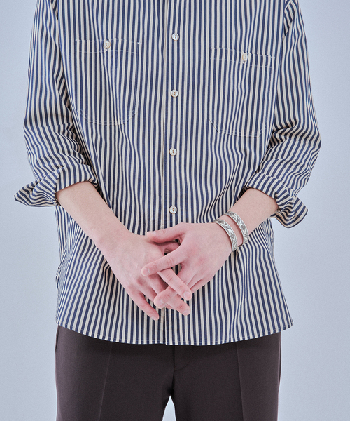 EDIFICE(エディフィス)の「ETS.MATERIAUX(マテリオ) US ネイビー シャツ(シャツ/ブラウス・メンズ・ブラウン系その他/グリーン/ブルー系その他・2/3)」の21枚目の写真