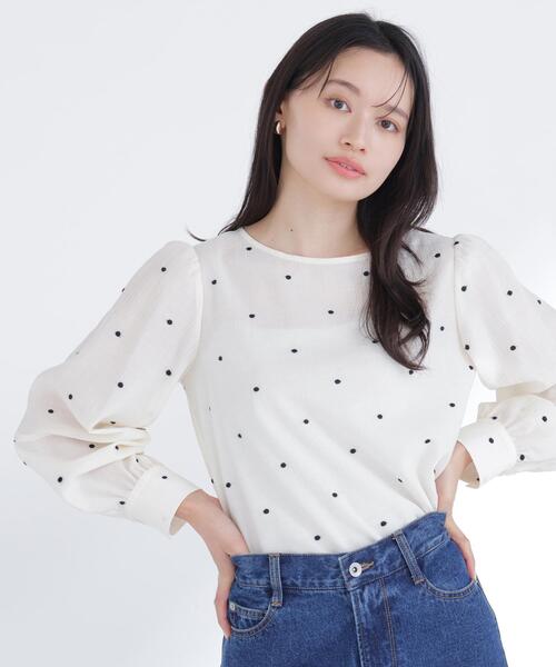 NATURAL BEAUTY BASIC（ナチュラルビューティーベーシック）の「◇ドット刺繍ブラウス（シャツ/ブラウス・レディース・ホワイト系その他/ベージュ系その他/ブルー・FREE）」の6枚目の写真
