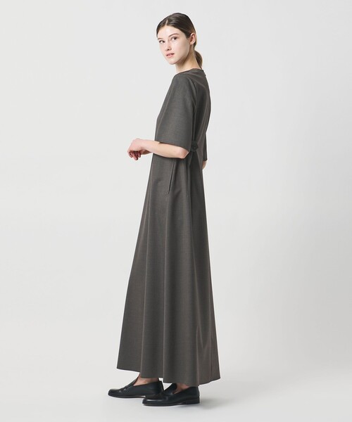 LOEFF（ロエフ）の「＜LOEFF＞ショートスリーブ ワンピース（ワンピース・レディース・ブラック/ダークブラウン・1/0）」の2枚目の写真