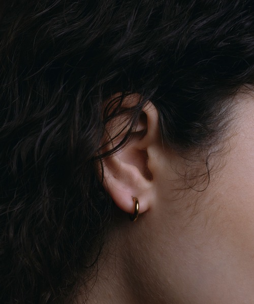 CENE（セネ）の「【CENE】セネ/プレインフープイヤリング/12mm（イヤリング・レディース・ゴールド/シルバー・FREE）」の5枚目の写真