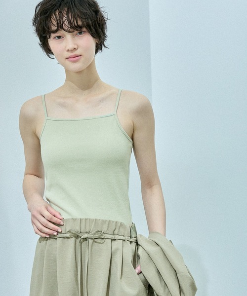LAKOLE(ラコレ)の「スクエアカップ付きキャミ / 659984(キャミソール・レディース・オフホワイト/ブラック/ブラウン/ライトグリーン・LARGE/MEDIUM)」の4枚目の写真
