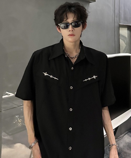 lilful(リルフル)の「【26年春夏新作】メタルパーツギミックハーフスリーブシャツ(シャツ/ブラウス・メンズ・ホワイト/ブラック・L/M)」の12枚目の写真