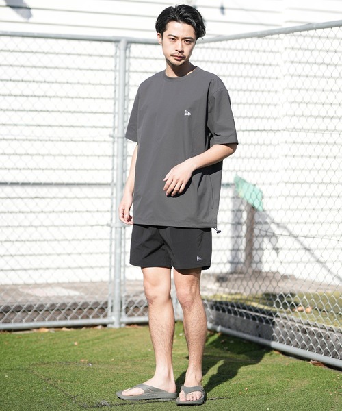 NEW ERA(ニューエラ)の「NEW ERA/ニューエラ 水着 ラッシュガード 半袖 Tシャツ UVカット 撥水 ストレッチ 耐塩素 水陸両用(Tシャツ/カットソー・メンズ・ベージュ/ブラック/チャコール・XXL/M/L/XL)」の16枚目の写真