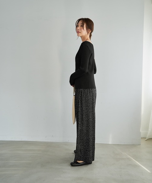 STYLE DELI（スタイルデリ）の「袖口折り返しボートネックリブトップス（ニット/セーター・レディース・ブラック/レッド/ホワイト/ネイビー・FREE）」の18枚目の写真