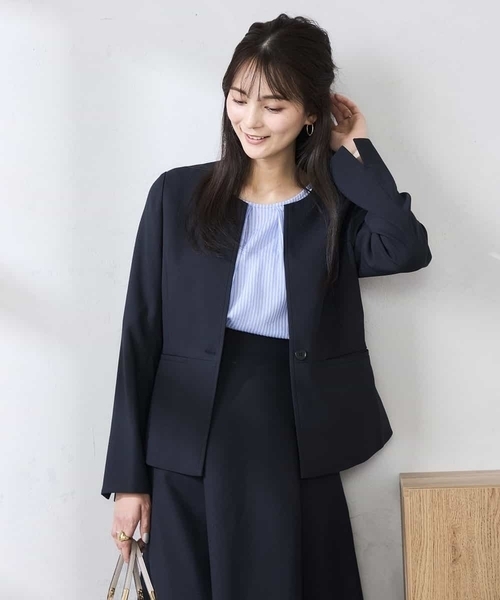 a.v.v(アーヴェヴェ)の「【洗える/UVカット】リネンライクストレッチキーネックジャケット(ノーカラージャケット・レディース・ネイビー/グレー/ベージュ・40/38/42/36/34)」の4枚目の写真