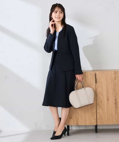 a.v.v(アーヴェヴェ)の「【洗える/UVカット】リネンライクストレッチキーネックジャケット(ノーカラージャケット・レディース・ネイビー/グレー/ベージュ・40/38/42/36/34)」の11枚目の写真