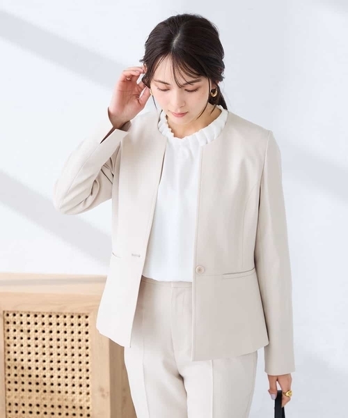 a.v.v(アーヴェヴェ)の「【洗える/UVカット】リネンライクストレッチキーネックジャケット(ノーカラージャケット・レディース・ネイビー/グレー/ベージュ・40/38/42/36/34)」の13枚目の写真