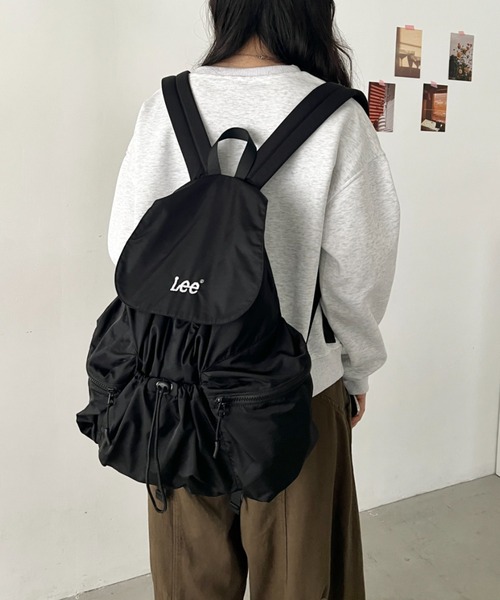Lee(リー)の「Lee/フラップドローコードリュック/約17L/PC収納/A4対応/軽量/バックパック/ユニセックス(バックパック/リュック・レディース・ブラック・FREE)」の3枚目の写真